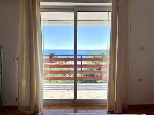 Apartment Sea View 2 first row to the sea
