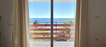 Apartment Sea View 2 first row to the sea