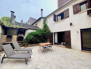 Outdoor dining - Superbe Maison à 2 Minutes du Métro (Saint-Ouen-sur-Seine)