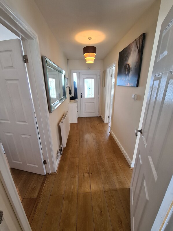 Interior - Stylish familly home with free parking. (Bristol)