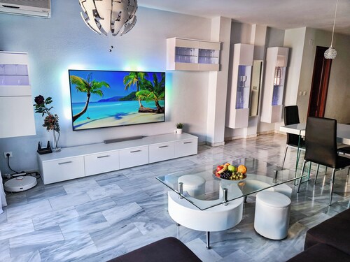 Casa Virgo - Luxury 5-bedroom house with hot tub+pool, only 5min walk to beach