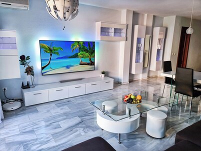 Casa Virgo - Luxury 5-bedroom house with hot tub+pool, only 5min walk to beach