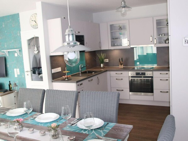 Lägenhet | Eget kök | Ugn, vattenkokare, brödrost och barnstol