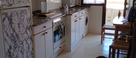 Fridge, microwave, oven, coffee/tea maker