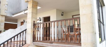 Villa in urban. with pool Villa in urban. with pool