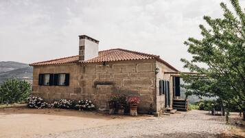 Family Townhome, Garden View | Free WiFi