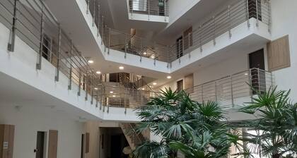 Moderne Panoramawohnung im Stadtzentrum mit Garage