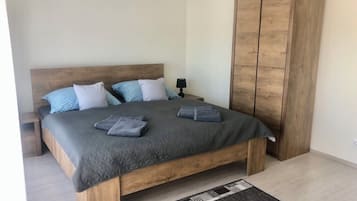 1 bedroom, WiFi, bed sheets