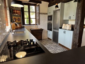 Refrigerador, microondas, horno y lavavajillas 