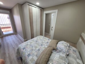 2 Schlafzimmer, Bügeleisen/Bügelbrett, Internetzugang, Bettwäsche