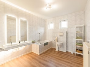 House | Bathroom - Holiday Home in Hiking Paradise Limburg (Houthalen-Helchteren)