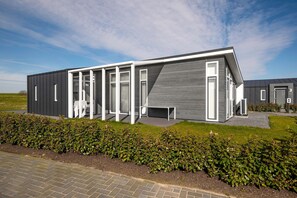 Exterior - Modern Wemeldinge Holiday Home for 6 (Wemeldinge)