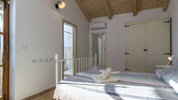 Villa | 4 bedrooms, iron/ironing board