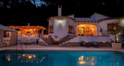 Villa Vista in Alcalali With Swimmingpool and View