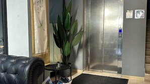 Unclassified image, 3 of 13, button - Clemenceau Suites (Beirut)