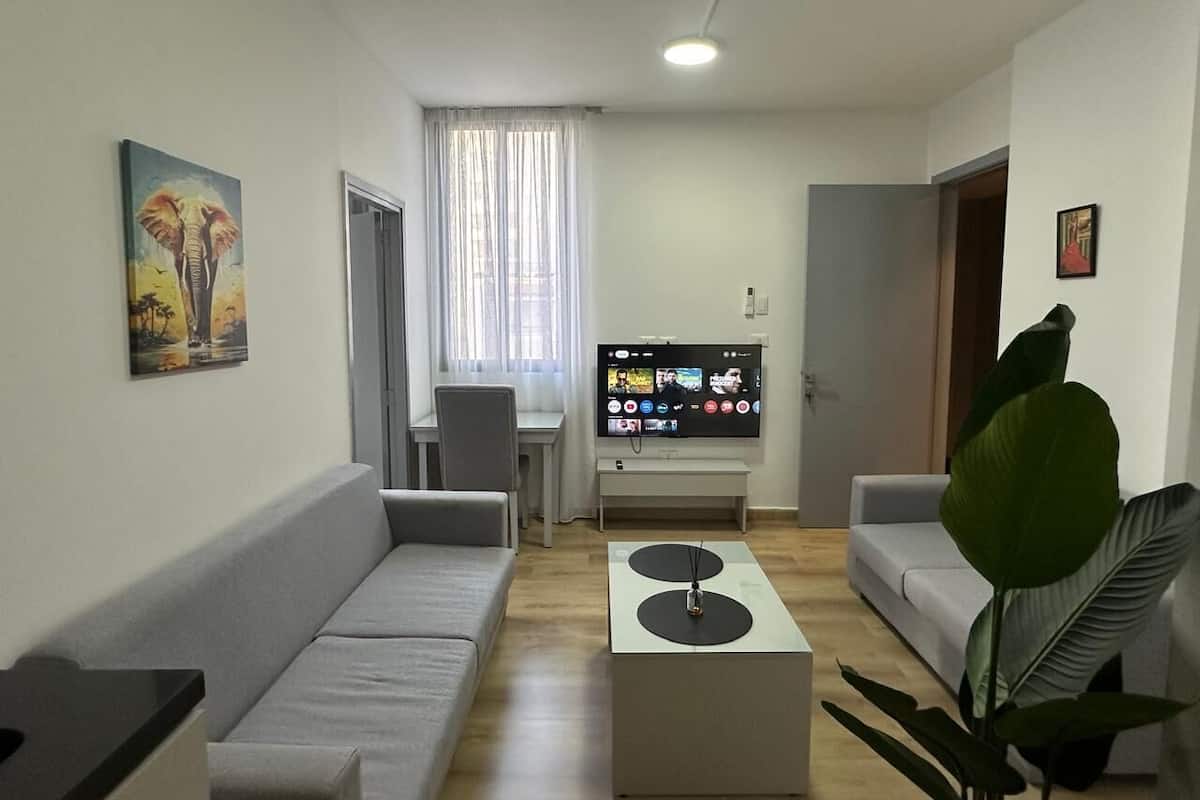 1 bedroom, desk, laptop workspace, free WiFi