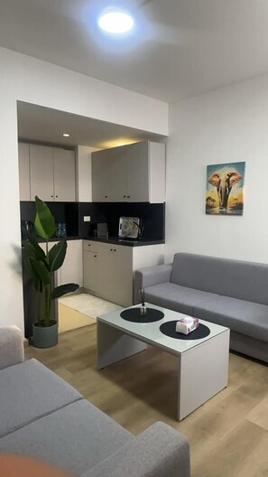 Deluxe Apartment | 1 bedroom, desk, laptop workspace, free WiFi