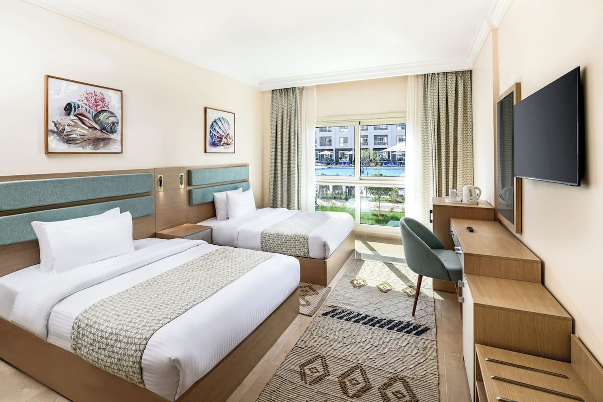 In-room safe, individually decorated, individually furnished, desk