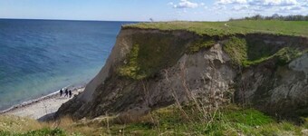 Farsighted Modern Retreat