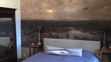 1 slaapkamer, een bureau, reisbedje, gratis wifi