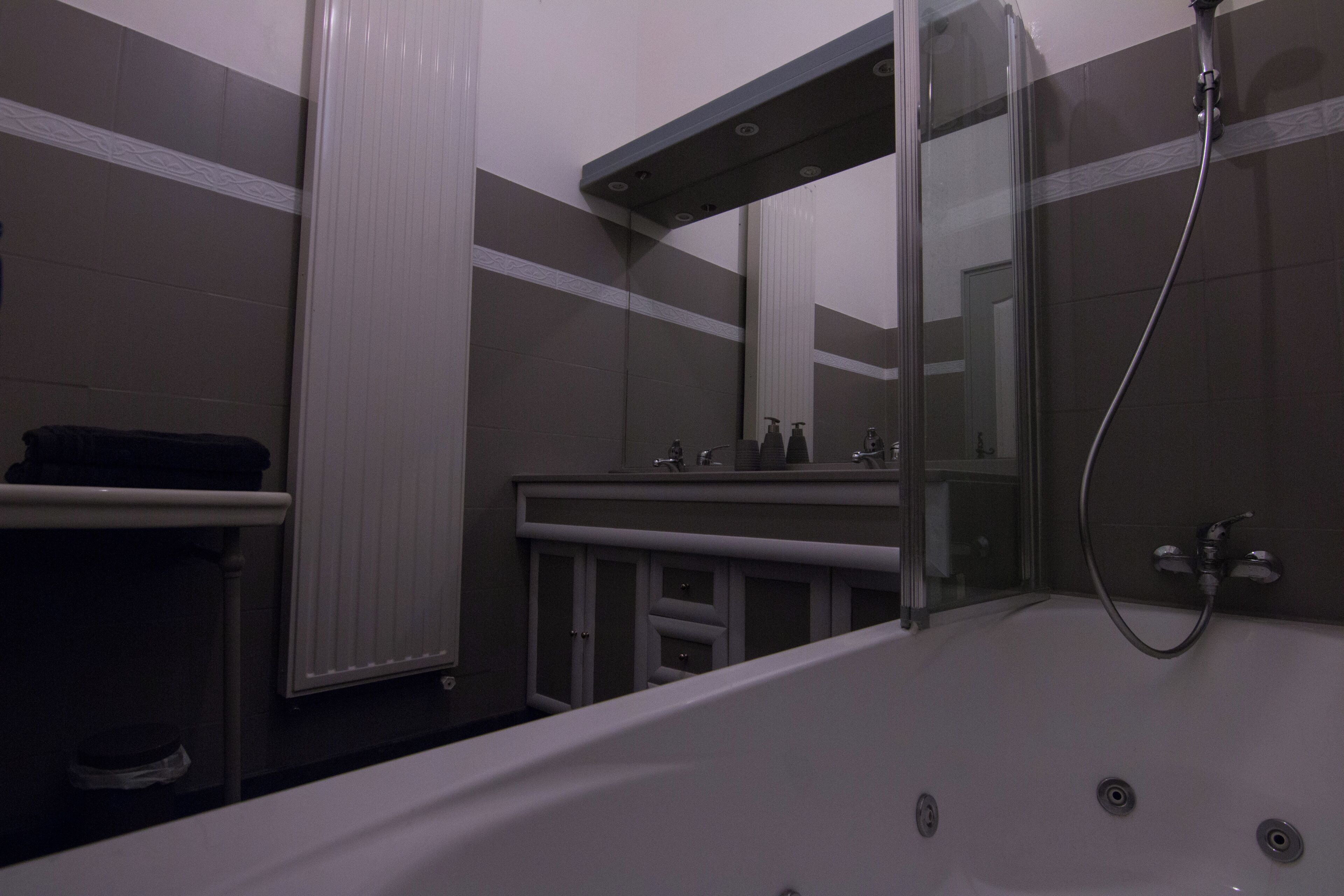 按摩浴缸、風筒、提供毛巾、番梘