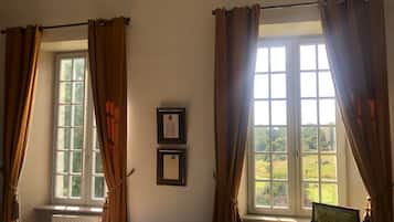 1 chambre, bureau, lit parapluie, Wi-Fi gratuit