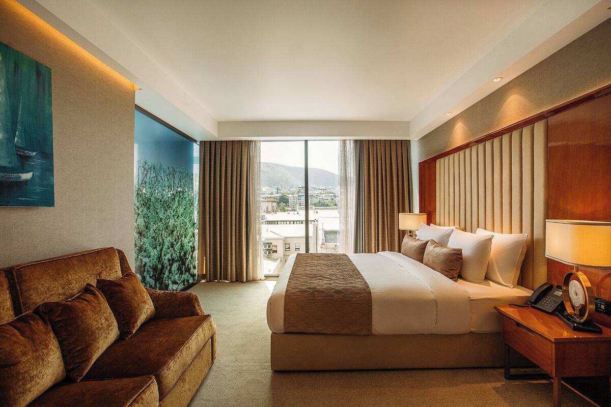 Executive-Doppelzimmer | Badezimmer | Dusche, Haartrockner, Hausschuhe, Handtücher