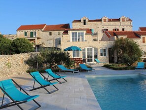 Outdoor pool - Sunrisehouse Hvar (Hvar)
