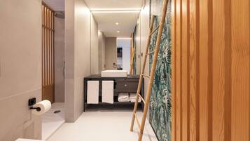 Superior Room with Balcony | Bathroom | Shower, rainfall showerhead, free toiletries, hair dryer
