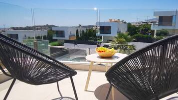 Pemandangan dari hartanah