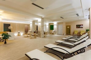 Sauna seca, banheira de hidromassagem, sauna a vapor