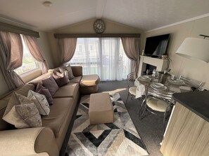 Cabin | Living area