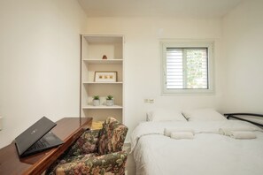 Apartment, Balcony, Courtyard View - Homey Kiryat Haim Apt by Sea N Rent (Haifa)