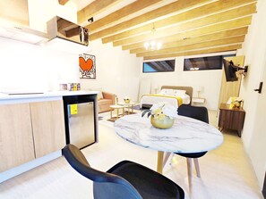 1 chambre, fer et planche à repasser, Wi-Fi, draps fournis