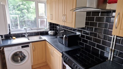 4 bedroom comfortable house great for families 