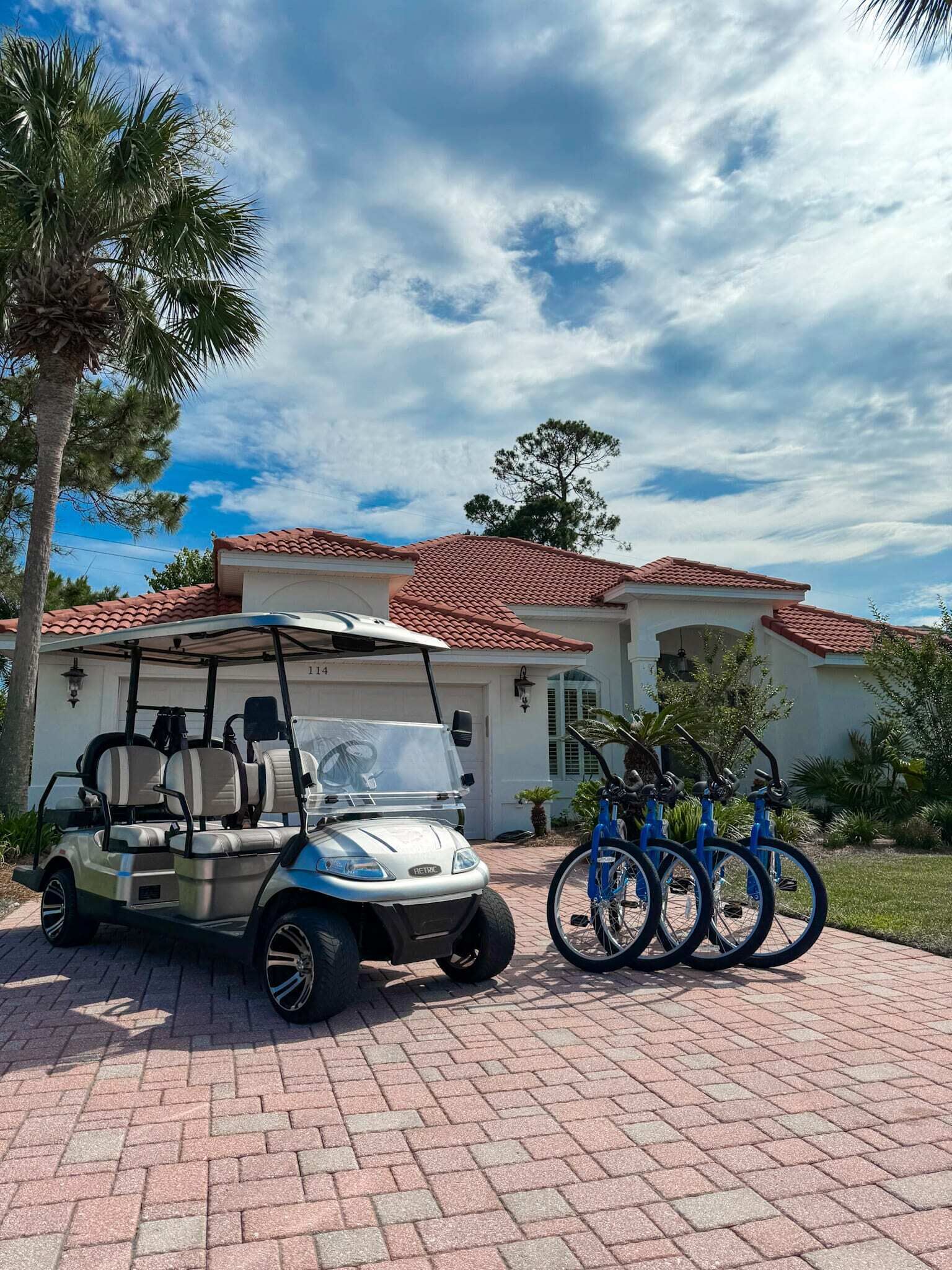 Golf Cart+4 Bikes! Walk to Beach, 2 Pools+Hot Tub! ~ Sweet Serenity Beach House
