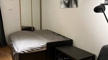 1 camera, ferro/asse da stiro, Wi-Fi, lenzuola