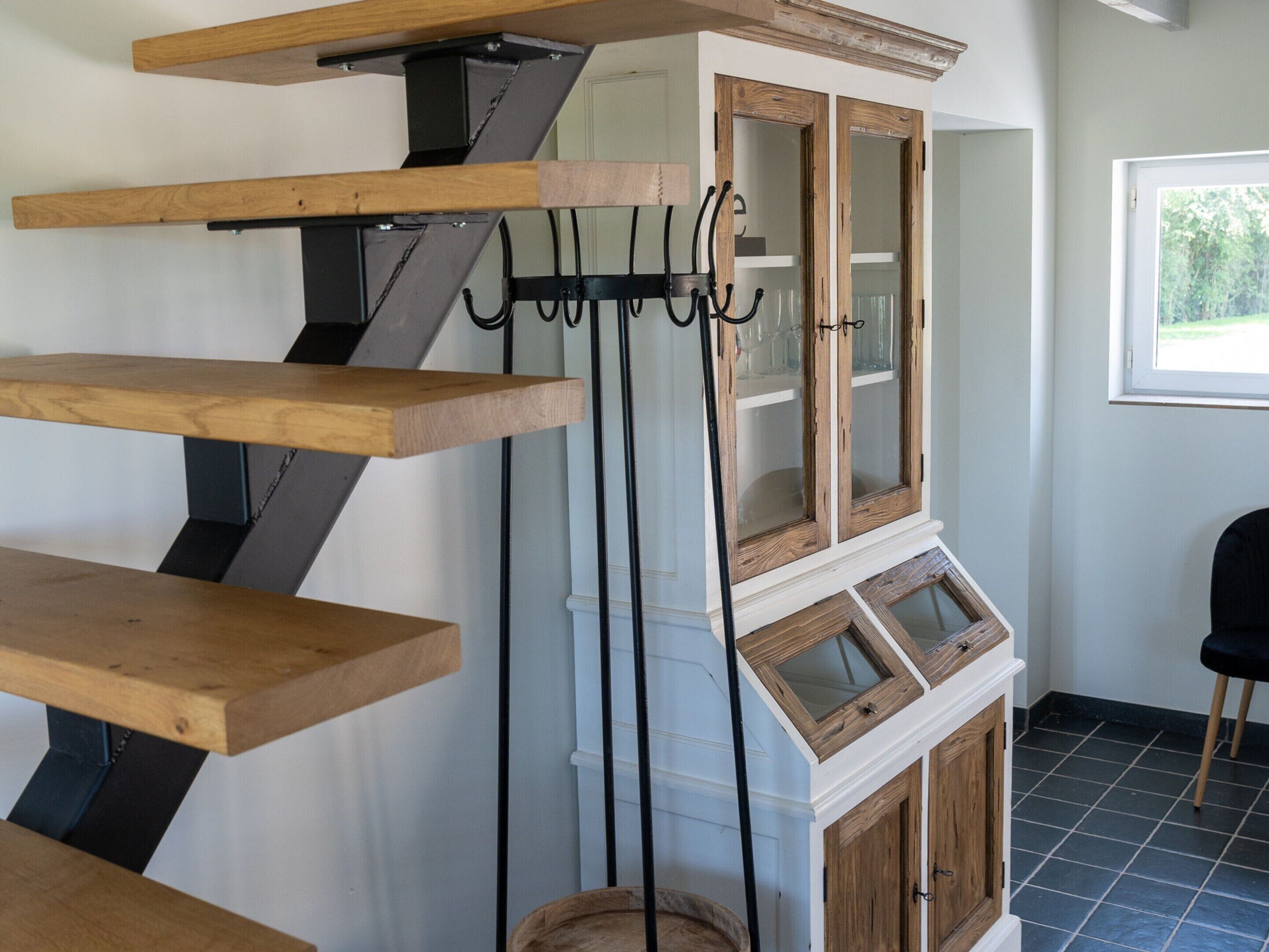 3 chambres, ameublement personnalisé, fer et planche à repasser