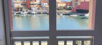 Cocon Marine Avec sa vue lac son Balcon Exposé est sa Piscine, Tout Équipé