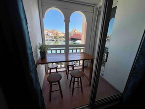 Interior - Cocon Marine Avec sa vue lac son Balcon Exposé est sa Piscine, Tout Équipé (Le Barcarès)