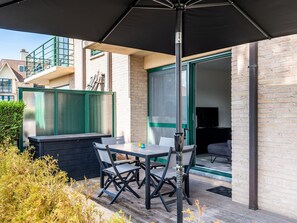 Apartment | Dining - Artemis Gvo2 Apartment in Koksijde Near the Beach (Koksijde)