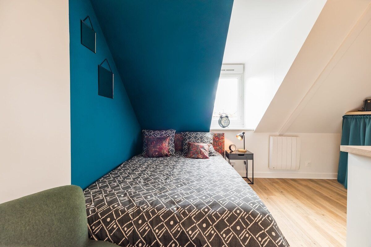 Internet, bed sheets