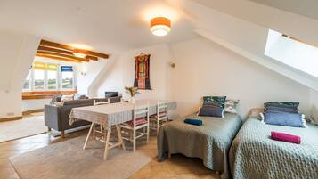 1 chambre, bureau, accĂšs Internet, draps fournis