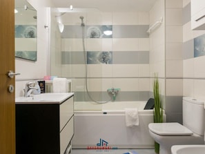 House | Bathroom | Shower - Carpe Diem Comfortable Holiday Residence (Medulin)
