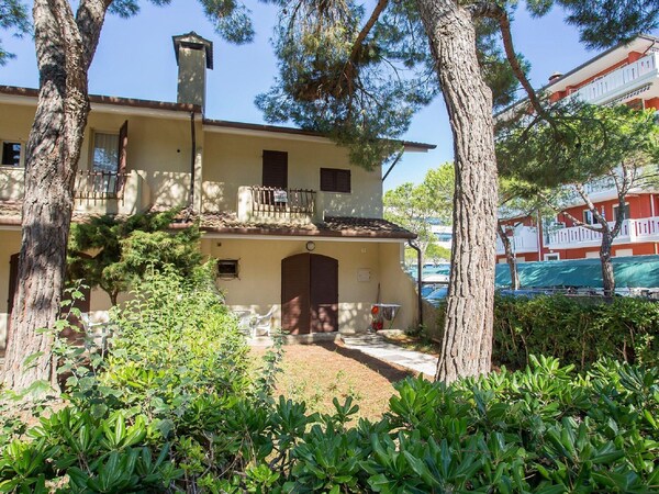Nice Villa In Caorle With Balcony - Caorle