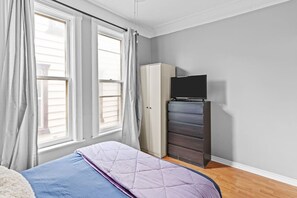 2 bedrooms, desk, iron/ironing board, travel cot