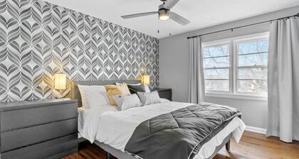 Cheerful Family Home 3 mins drive to UWindsor