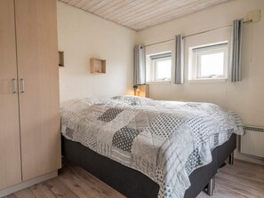 House - 10 Person Holiday Home in Fano (Fano)