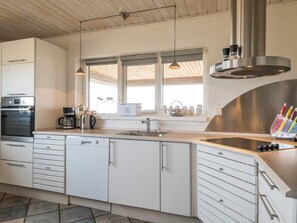 House | Private kitchen - 10 Person Holiday Home in Fano (Fano)
