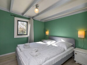 House | 1 bedroom, bed sheets - Romantic Holiday Home With Garden (Biggekerke)